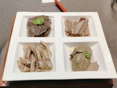 -香山湖家家宴(中山陵店)