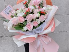 -何兮花店·气球派对鲜花店(马桥银春路万科城店)