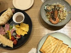 咖椰吐司-HELLO 27 意面·沙拉·帕尼尼