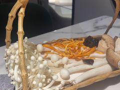 -无界釜·河豚鱼汤锅(红山动物园店)