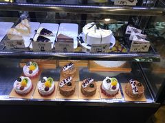 -红跑车蛋糕世界(清江路店)