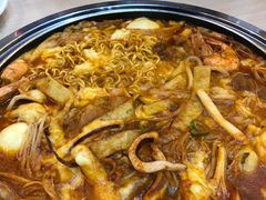 -三清洞摩西韩式年糕火锅(威高广场店)