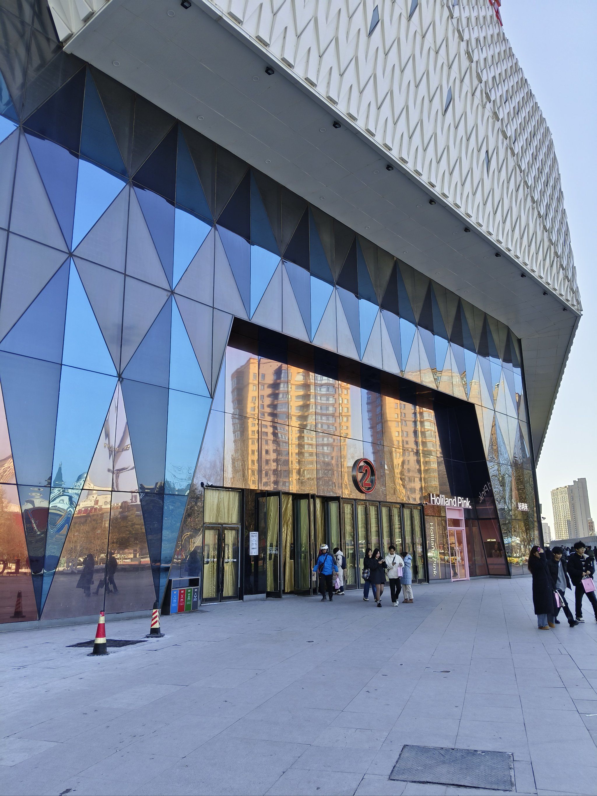 哈西万达广场再哈市非常出名,商场品牌非常全