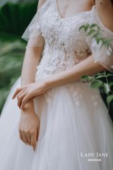 -Lady  Jane高端婚纱礼服馆