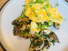 鸡蛋牛油果蘑菇吐司-Wagas(静安嘉里中心店)
