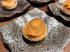 原隻鮑魚雞粒酥-逸东轩(香港逸东酒店)