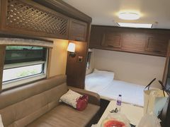 房车里面-天岳幕阜山