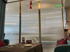 -悦享绿山墙西餐厅