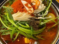 土豆排骨火锅-喇喇排骨火锅·传统韩式脊骨汤(望京西园总店)