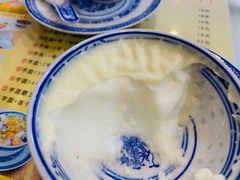 -广信牛奶甜品世家(台东店)