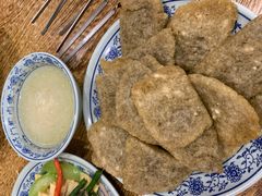 老北京炸咯吱-门框胡同百年卤煮(新街口店)