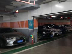 -苏宁广场-停车场