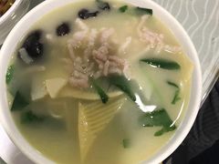 青菜肉丝煨面-花园茶楼(兴城西路店)
