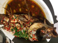 香煎鲫鱼-费大厨辣椒炒肉(黄兴中心广场店)