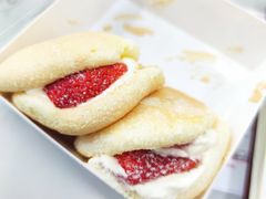 草莓抱抱蛋糕-欧诺爱烘焙(高新万达店)