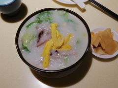 招牌艇仔粥-龙记烧腊茶餐厅(常德路店)