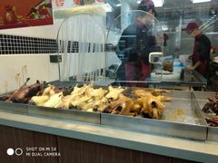 -狗撵鸭(泰山公寓店)