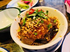 -沪小二炭火蛙锅(淮海中路美食不夜城店)