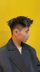 -一家只做男发烫染的店
