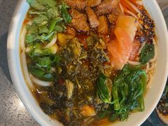 小锅米线-半山腰·云南菜(侨福芳草地店)