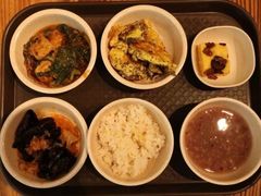 -一两饭川味素食餐厅