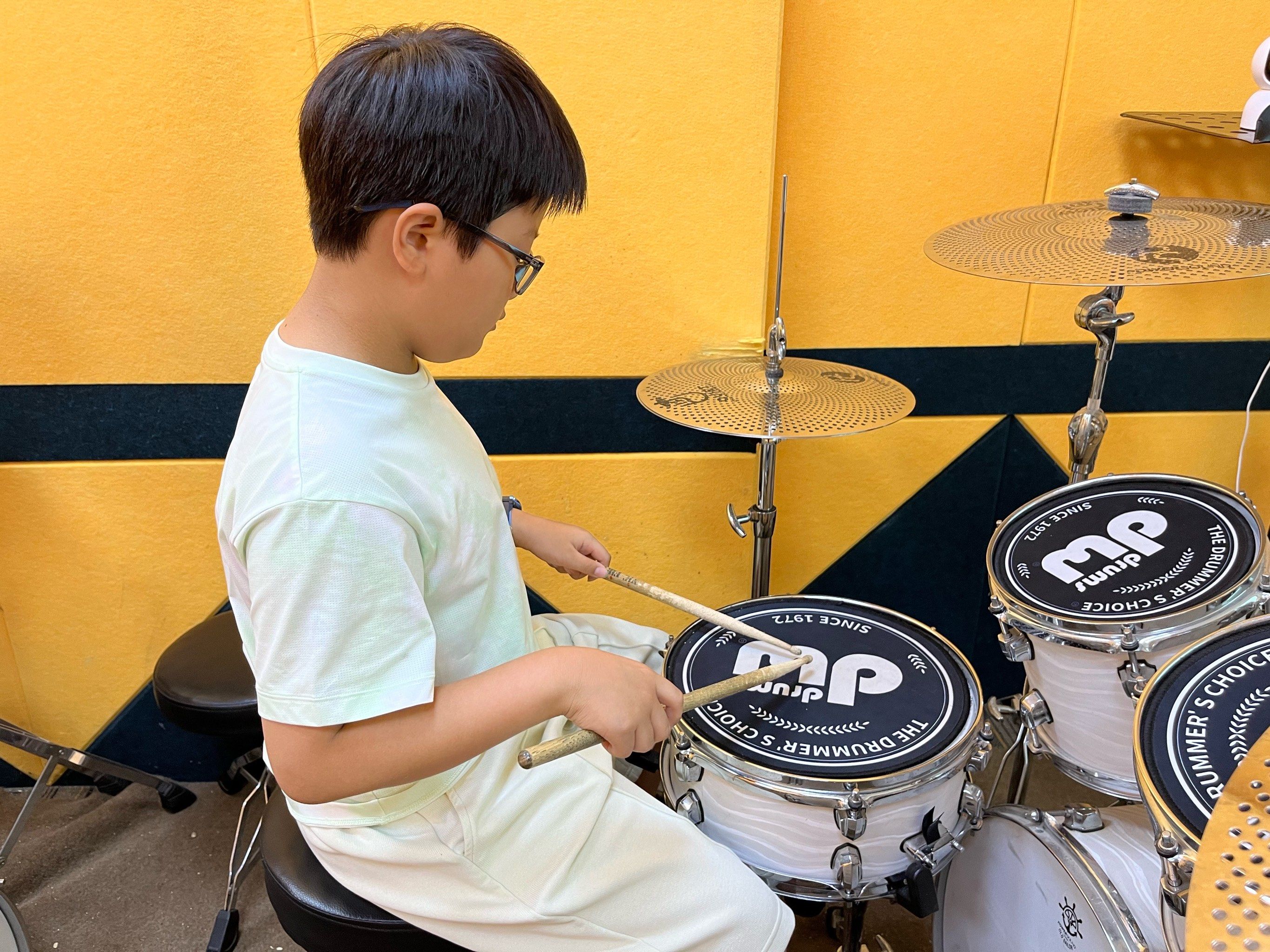 暑假带孩子过来学架子鼓啦