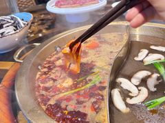 -小天鹅火锅·一线江景洪鼎旗舰店(洪崖洞店)