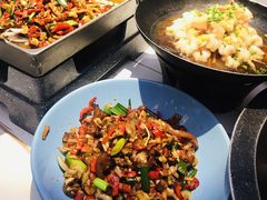 -阿瓦山寨·湘菜现炒·剁椒鱼头王(咸阳总店)
