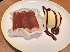 提拉米苏与冰淇淋-萨莉亚意式餐厅(杭州西溪龙湖天街店)