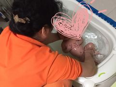 -爱的果实月嫂育婴师(世纪东方店)
