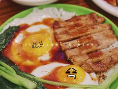 黑椒汁猪扒煎双蛋饭-澳门陈光记烧味饭店(南京德基广场店)