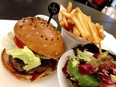 和牛鸭肝汉堡-Salon de The de Joel Robuchon(外滩18号店)