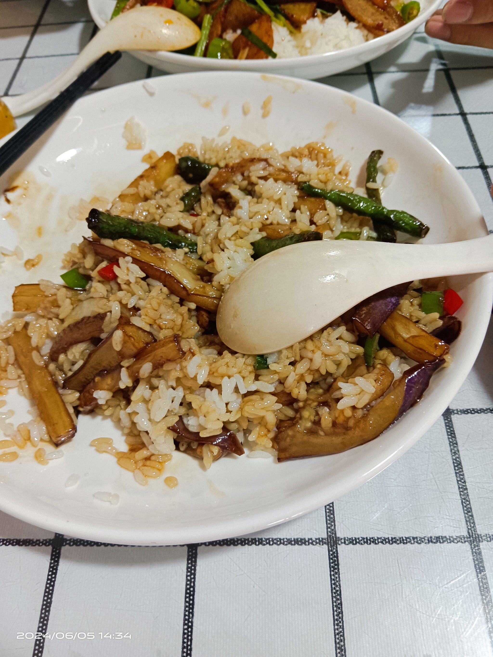 豆角烧茄子盖饭,干锅土豆片盖饭