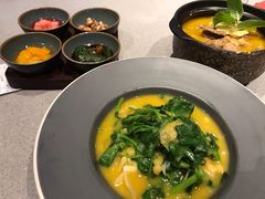 豌豆黄浸豌豆尖-半山腰·云南菜(侨福芳草地店)