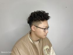 -IU潮牌·SALON