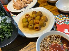 -老牌坊云南鱼豆花火锅(爱建店)