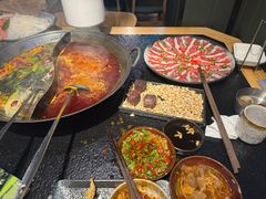 -鹿鸣山草本茶香火锅(园西路店)