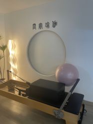 -闺蜜瑜伽·普拉提女性塑形馆