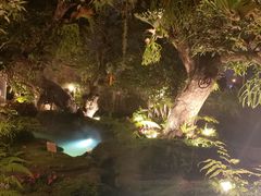 -Chom Cafe and Restaurant