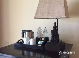 据说是泰国皇室经常过来度假的海滩，人果然比那些网红的