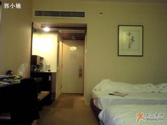 比较混乱的房间-广州花园酒店