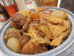 腐竹火腩煲-香港新发烧腊茶餐厅(水围店)