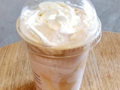 九州草莓丝绒拿铁-瑞幸咖啡(纽宾凯酒店新华路店)