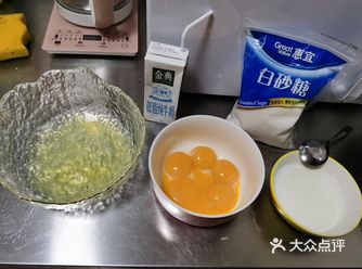 因为疫情在家里，无聊的女生就开始各种捣鼓～
