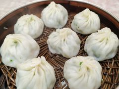 荠菜鲜肉小笼包-曼曼汤包(建国西路店)