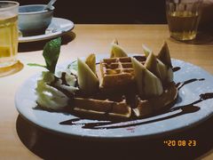 水果华夫饼-Lia Cafe Bar Restaurant松山咖啡屋