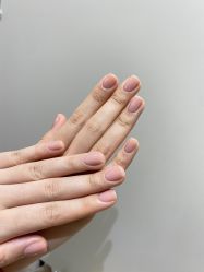 -花岐款式专研健康美甲沙龙