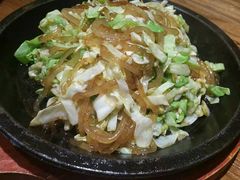 包菜炒粉条-东来菜馆•手抓海鲜家常菜•海鲜锅贴(鸽子窝店)