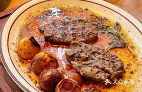 Charcoal-Grilled Tender Beef Tenderloin