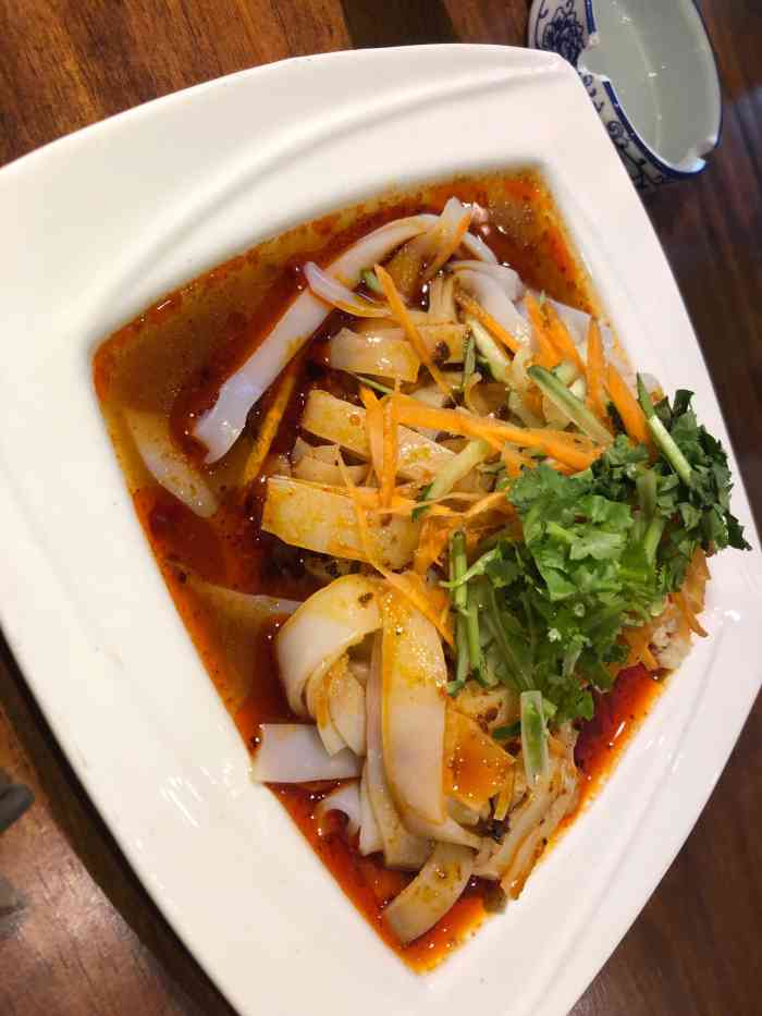 西北楼手抓-"这家店看着生意非常好,索性带老婆孩子进去.